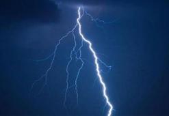 Hindistan'da yıldırım düşmesi sonucu 38 kişi öldü