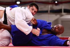 Tokyo Olimpiyat Oyunları'nda judo favorisi Fransız Teddy Riner, çeyrek finalde yenildi