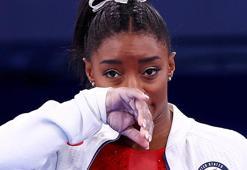ABD'li cimnastikçi Simone Biles, Tokyo 2020'de yer hareketleri finalinden çekildi