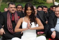 Bir Baba Hindu oyuncuları kim, konusu nedir? Bir Baba Hindu nerede, ne zaman çekildi?