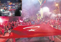 30 Ağustos coşkusu sokaklara taştı