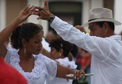 Bu ülkede bazı çalışanlar ayda iki maaş alıyor
