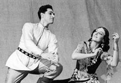 Özgür olabilmek için dans eden balerin