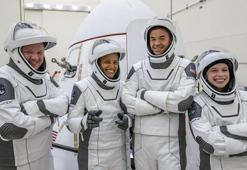 Elon Musk tamamen sivillerden oluşan ekibi uzaya gönderiyor