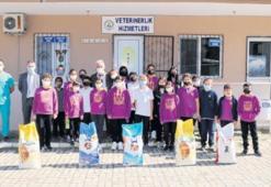 Bakımevinin misafirleri Burhaniyeli öğrenciler