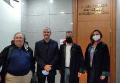 Yılmaz Özdil hakaret davasında hakim karşısına çıktı