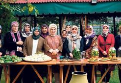 Emine Erdoğan, Çubuk’ta ilk turşusunu kurdu
