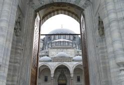 Mevlid Kandili'nde oruç tutulur mu? Kandil gecesinin olduğu gün mü sonraki gün mü oruç tutulmalıdır?