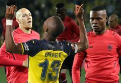 Fenerbahçe - Antwerp maçında Samatta gol attı, hareketi olay oldu!