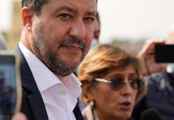Salvini, göçmenleri denizde mahsur bırakmaktan yargılanıyor