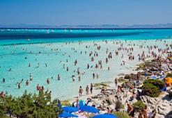 La Pelosa Plajı'nın kum kaybından ölmemesi için havlu bile serilmeyecek