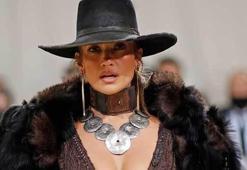 50'li yaşlarında Jennifer Lopez nasıl genç kalabiliyor?