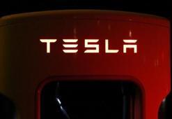 Tesla'nın piyasa değeri 1 trilyon doları aştı