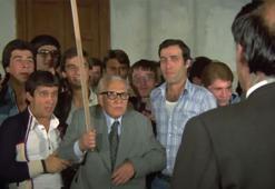 Hababam Sınıfı Sınıfta Kaldı oyuncuları, konusu! Hababam Sınıfı Sınıfta Kaldı filmi nerede, kaç yılında çekildi?