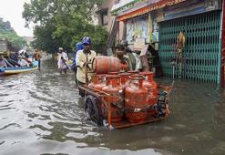 Hindistan’da sel felaketinde can kaybı artıyor