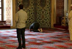 Vitir Namazı Nasıl Kılınır, Kaç Rekat? Diyanet Vitir Vacip Namazı Kılınışı, Okunan Sureler ve Duaları