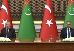 Türkmenistan'da tarihi gün! İki ülke arasında imzalar atıldı