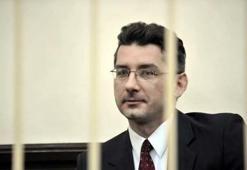 Karısını kıskandı, işlediği cinayetin romanını yazdı!