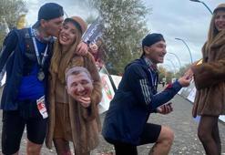 Maratonu koştu, bitiş çizgisinde evlenme teklif etti!