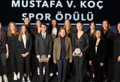 Mete Gazoz ve A Milli Kadın Voleybol Takımı'na büyük onur