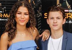 Molatik Fiskos: Machine Gun Kelly, Billie Eilish ve diğerleri...