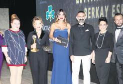 Ürettiler, başarı ödülü aldılar...