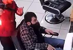 Beykoz'da kuaförün elindeki fön makinesi bir anda alev aldı