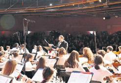 Narlıdere’de sahne çocuk orkestrasının