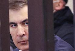 Gürcistan'ın eski Cumhurbaşkanı Saakaşvili yeniden cezaevine sevk edildi