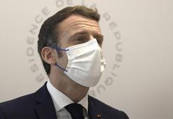 Macron: Fransa'da aşısızların hayatını zorlaştıracağım