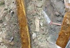 Su borusundan çıkan 6 metrelik kök görenleri şaşırttı