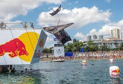 Red Bull Uçuş Günü İstanbul’u uçuş moduna almaya geliyor!