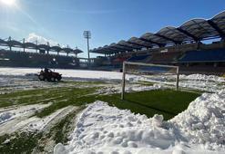 Kardemir Karabükspor - Çankaya FK maçı kar yağışı nedeniyle ertelendi