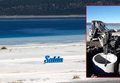 Salda Gölü kumsalında tepki çeken görüntü! Kepçelerle su kuyusu kazıldı