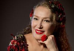 Suzan Kardeş kaç yaşında, nereli? Suzan Kardeş kim, şarkıları nelerdir? İşte filmleri ve makyöz geçmişi