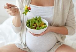 Hamileliğe hazırlanma rehberi: Balık, yeşil salata, zeytinyağı