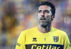 44 yaşındaki Gianluigi Buffon, Parma ile sözleşmesini uzattı