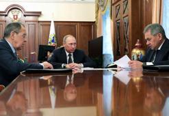 Son dakika! Rusya Dışişleri Bakanı Lavrov'dan nükleer silah açıklaması
