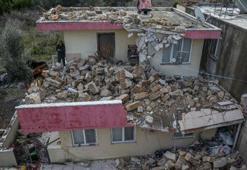 Antalya'da hortum yıktı geçti