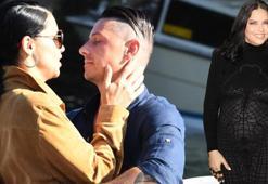 Bebek göründü! Adriana Lima'dan hamilelik pozu