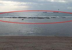 Deniz 15 metre çekildi: Kral yolu ortaya çıktı