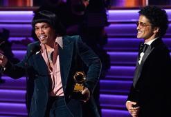 64. Grammy Ödülleri'nin yıldızları Jon Batiste, Silk Sonic ve Olivia Rodrigo oldu