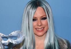 Molatik Fiskos: Avril Lavigne, Miley Cyrus ve diğerleri...