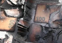 Mobilya fabrikasındaki yangında çelik kasadaki paralar da yanmış