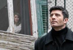 Camdaki Kız oyuncuları kim, konusu-hikayesi nedir? Camdaki Kız dizisi nerede çekiliyor, hangi kitaptan uyarlama, gerçek mi?