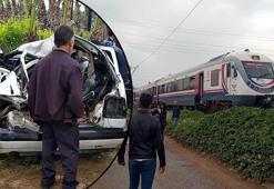 Tren hemzemin geçitte otomobile çarptı! Baba ve oğlu yaralandı