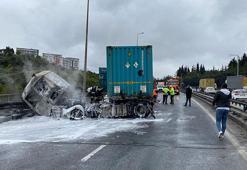 Kocaeli'de TIR yandı; otoyol ulaşıma kapandı