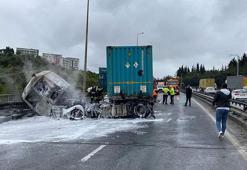 Kocaeli'de TIR yandı; otoyol ulaşıma kapandı