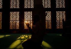 Kadir Gecesi Duaları: Kadir Gecesi Okunacak Dualar Nelerdir? Okunuşları ve Anlamları İle (Allahümme İnneke Afüvvün...)