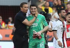 Beşiktaş'ın 18'lik kalecisi Emre Bilgin alev aldı! Karius'tan sonra tarihe geçti